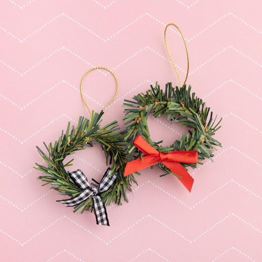 Crate Paper Mittens & Mistletoe Wreaths 4/Pkg
