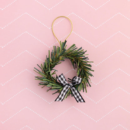 Crate Paper Mittens & Mistletoe Wreaths 4/Pkg